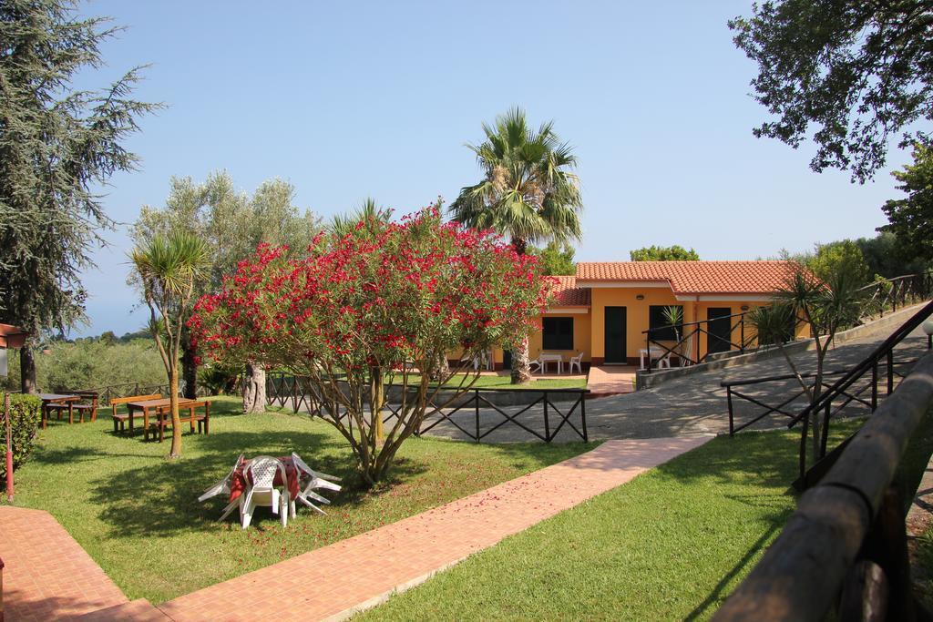 مبيت وإفطار Brattiro Borgo San Cosmo Tropea المظهر الخارجي الصورة