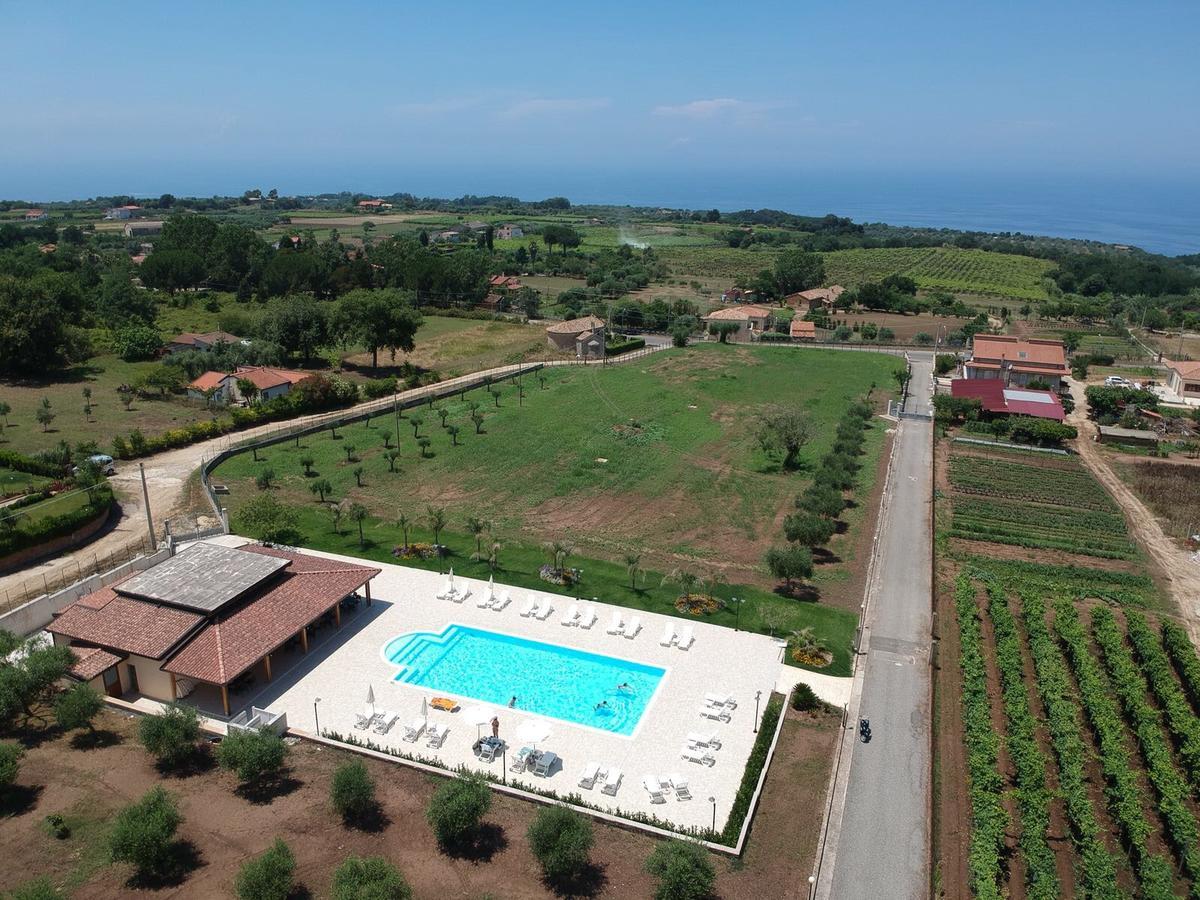 مبيت وإفطار Brattiro Borgo San Cosmo Tropea المظهر الخارجي الصورة